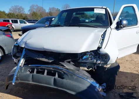 2001 Ford F-150 Xl/Xlt z USA, uszkodzony, nr VIN 1FTRF17L61NB04122